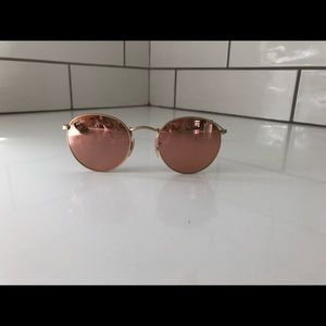Gold Ray-Ban round metal sunglasses